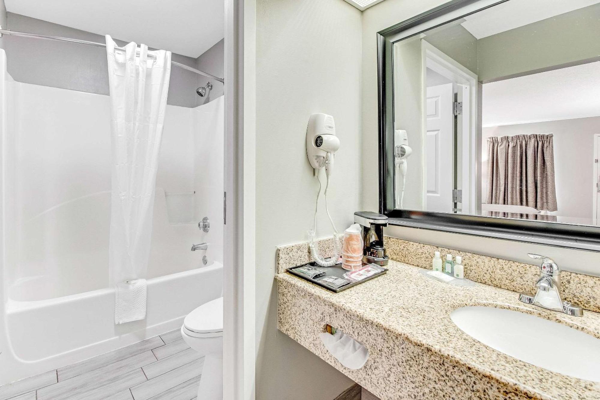 Quality Inn - White House Zewnętrze zdjęcie